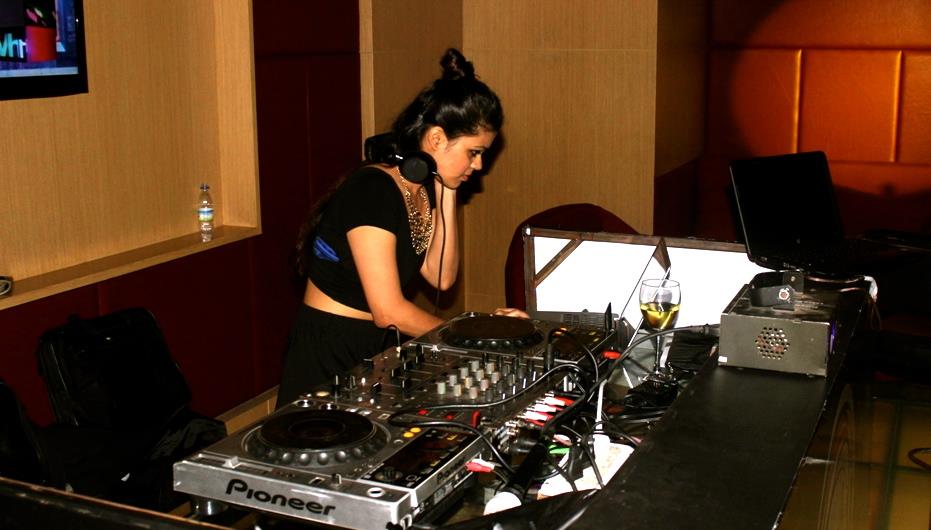 female disco jockey bangalore